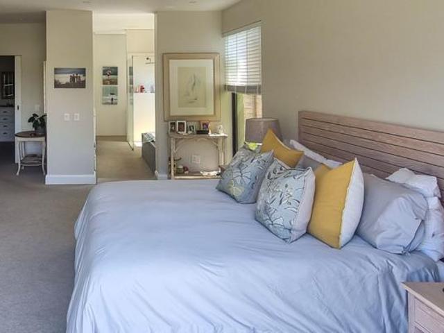 4 Bedroom House in Goose Valley Golf Estate