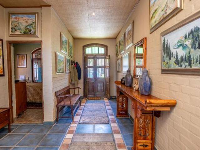 4 Bedroom House in Gordons Bay Central