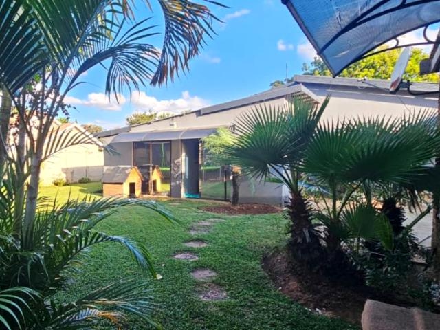 4 Bedroom House in Geelhoutpark