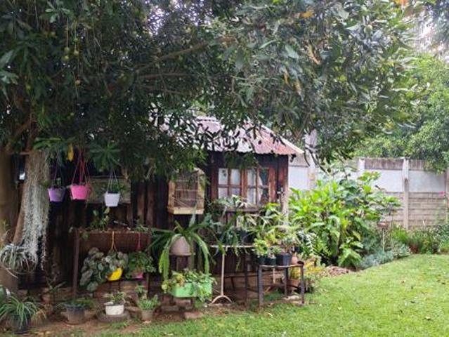 4 Bedroom House in Geelhoutpark