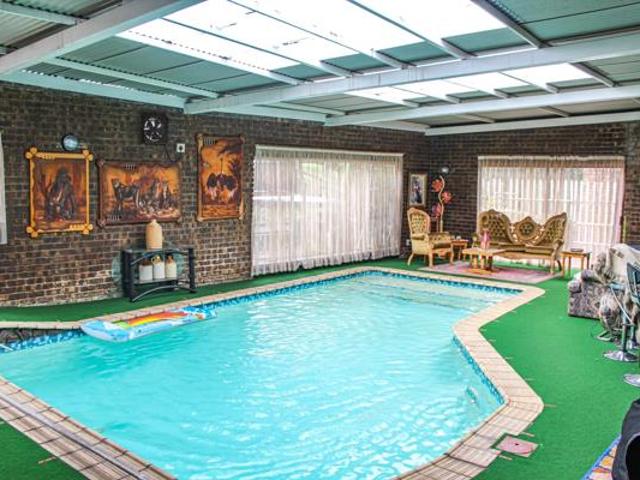 4 Bedroom House in Gholfsig