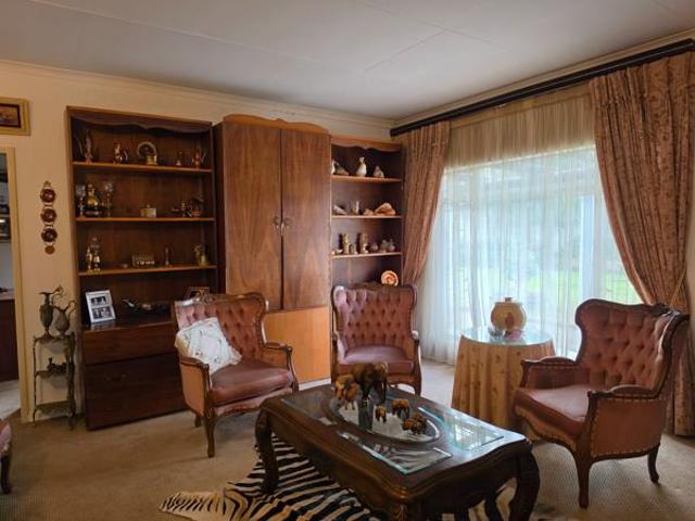 4 Bedroom House in Gholfsig