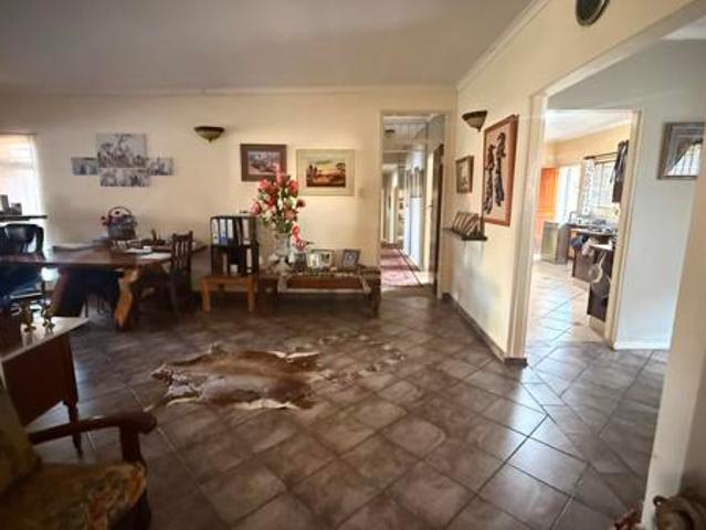 4 Bedroom House in Gholfsig