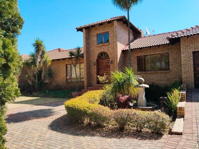 4 Bedroom House in Gholfsig
