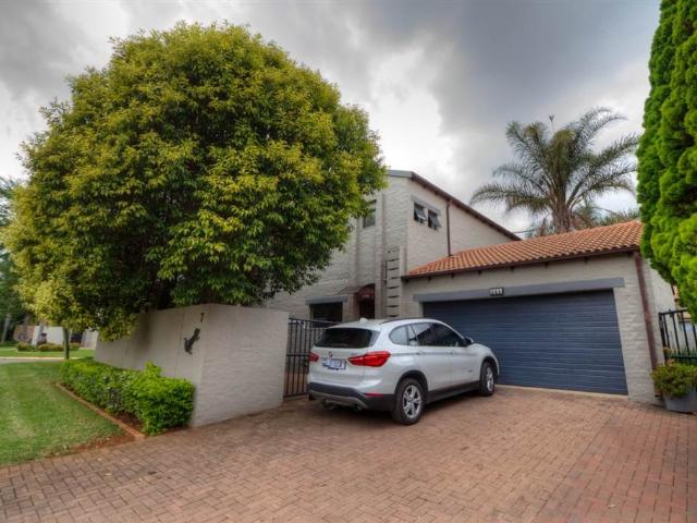 4 Bedroom House in Glen Erasmia