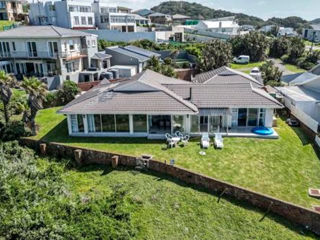 4 Bedroom House in Glen Gariff