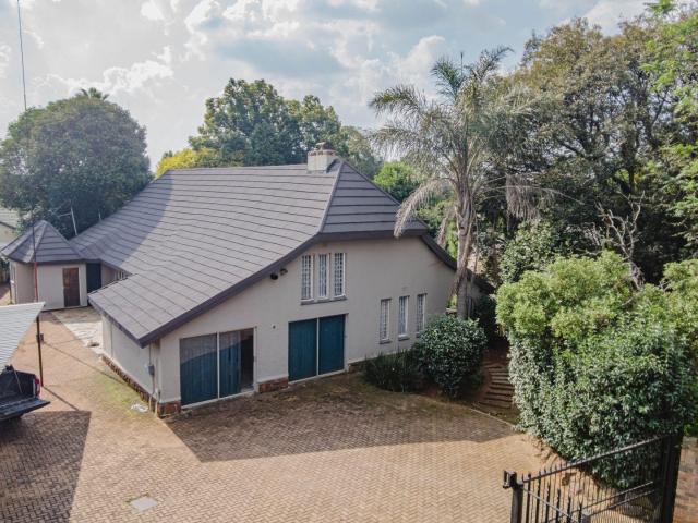4 Bedroom House in Glen Marais