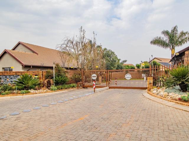 4 Bedroom House in Glen Marais