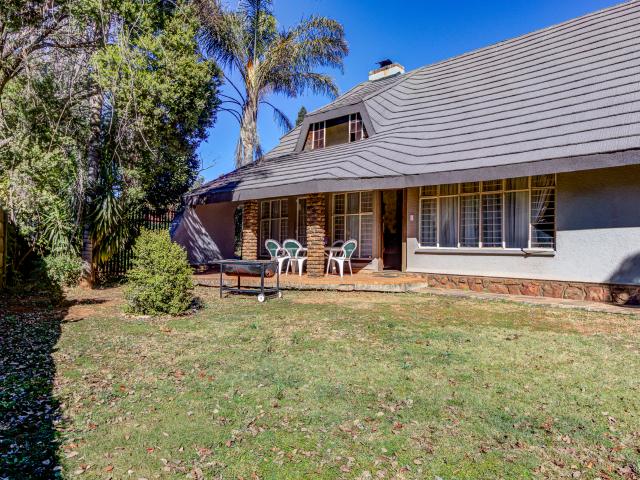 4 Bedroom House in Glen Marais