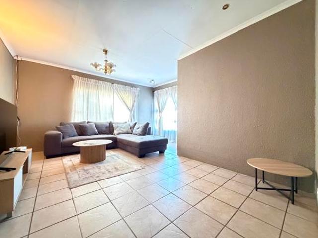 4 Bedroom House in Glen Marais