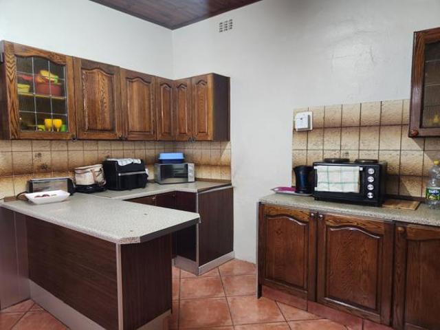 4 Bedroom House in Glenlily