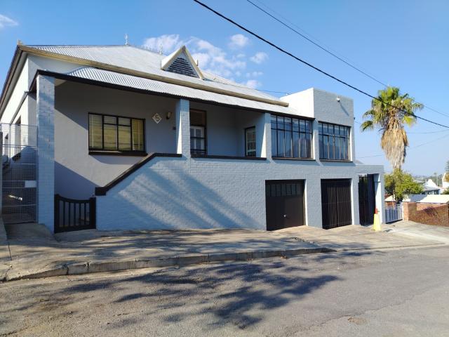 4 Bedroom House in Graaff Reinet