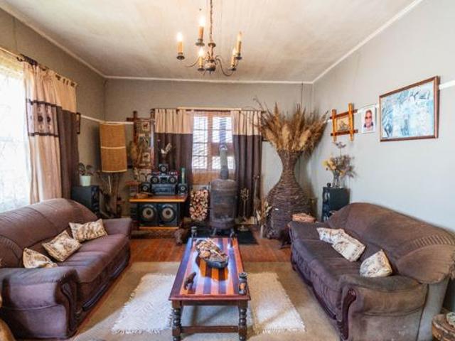 4 Bedroom House in Grahamstown Central