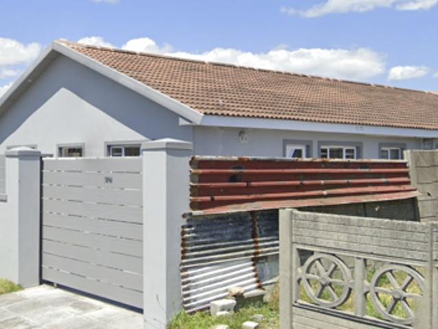 4 Bedroom House in Grassy Park