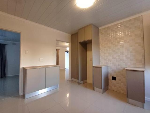4 Bedroom House in Grassy Park