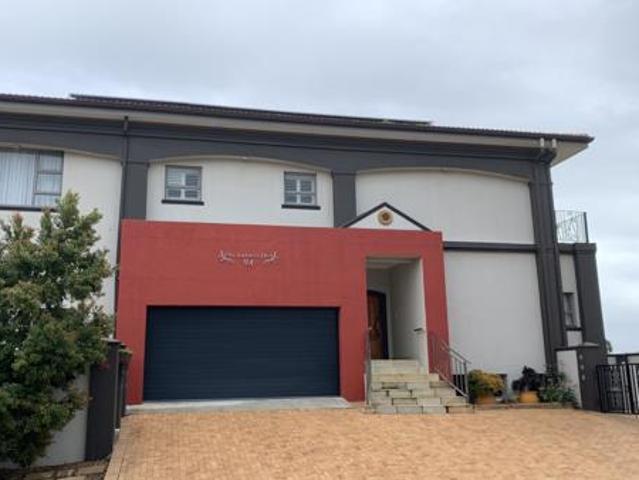 4 Bedroom House in Greenways Golf Estate