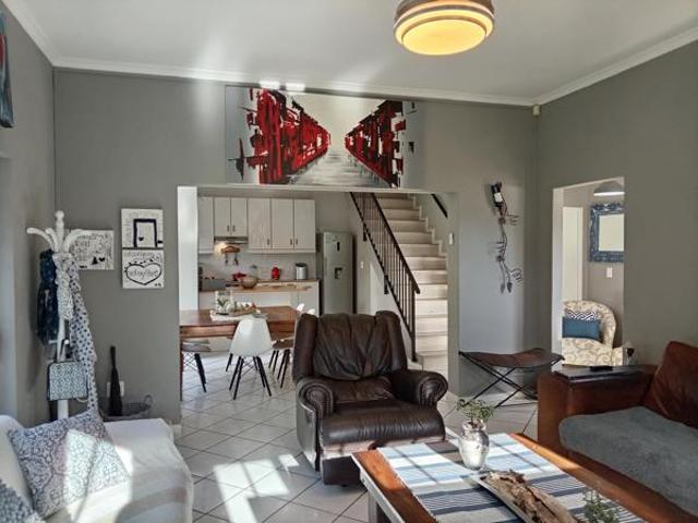 4 Bedroom House in Greenways Golf Estate