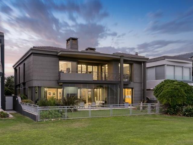 4 Bedroom House in Greenways Golf Estate