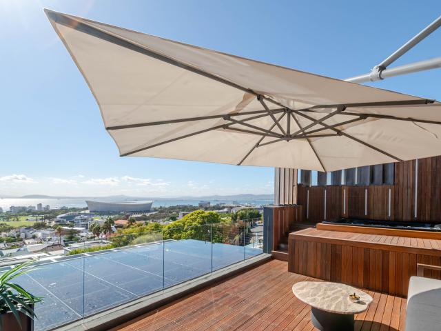 4 Bedroom House in Green Point
