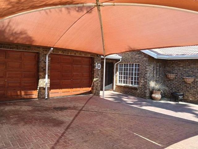 4 Bedroom House in Greenhills