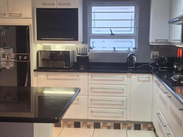 4 Bedroom House in Greenstone Hill