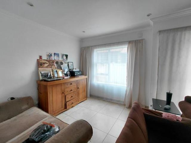 4 Bedroom House in Grobler Park