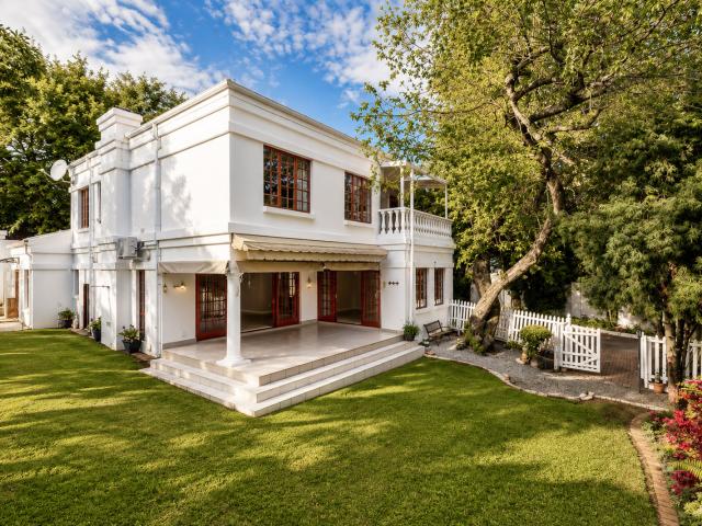 4 Bedroom House in Douglasdale