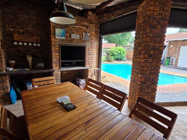 4 Bedroom House in Doornpoort and surrounds