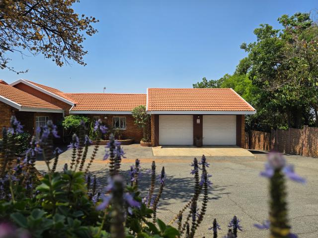 4 Bedroom House in Doringkruin