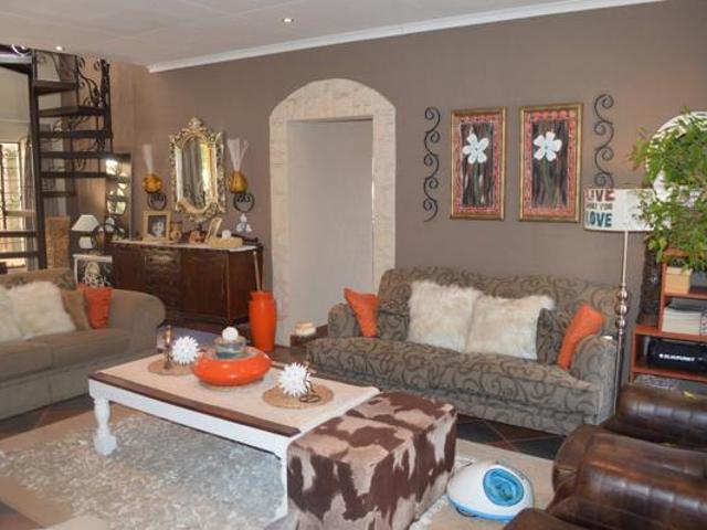 4 Bedroom House in Doringkruin