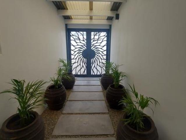 4 Bedroom House in Da Gama Bay