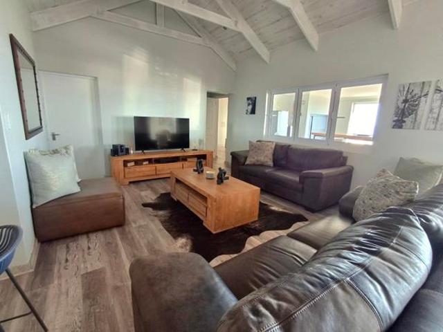 4 Bedroom House in Da Gama Bay