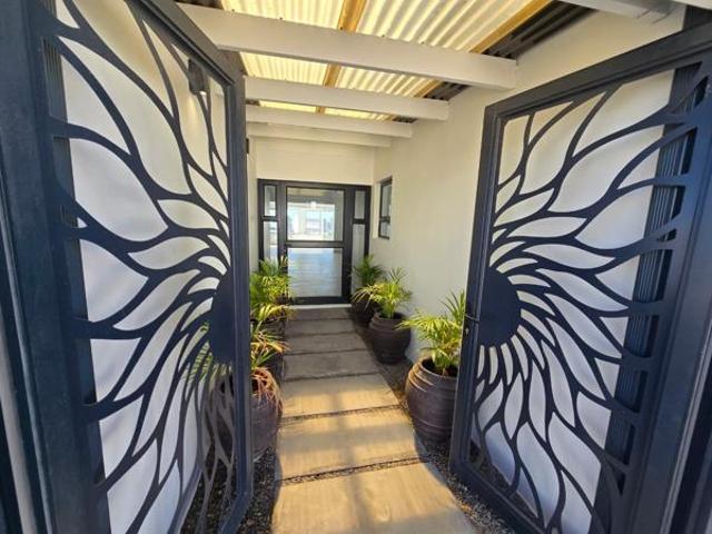 4 Bedroom House in Da Gama Bay