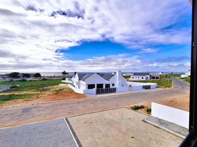 4 Bedroom House in Da Gama Bay