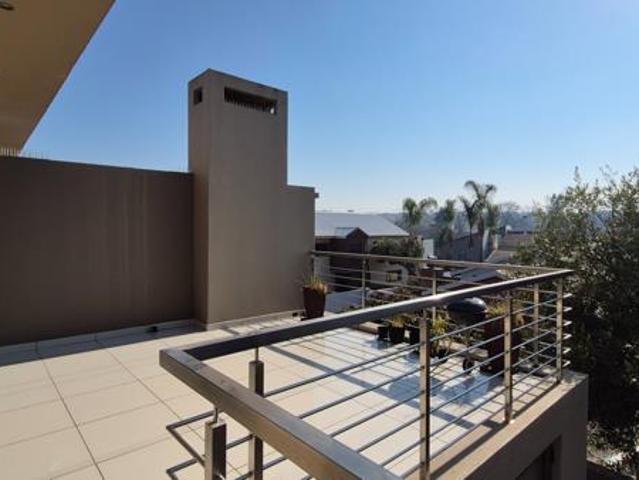 4 Bedroom House in Dainfern