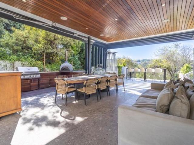 4 Bedroom House in Dainfern Golf Estate