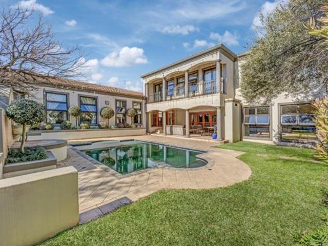4 Bedroom House in Dainfern Golf Estate