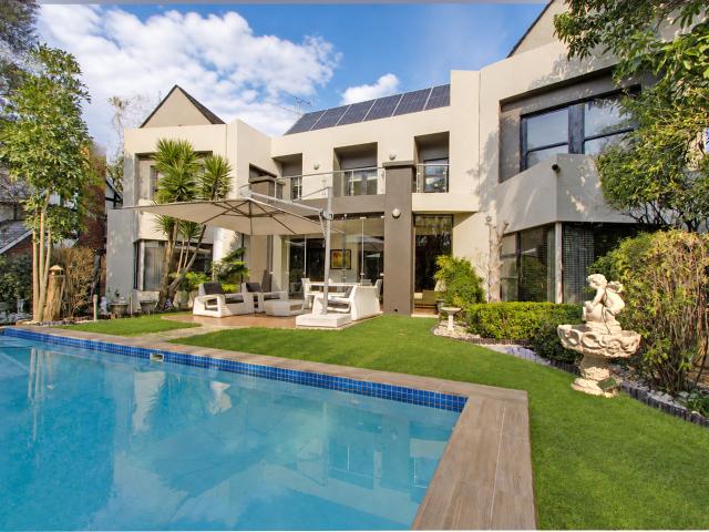 4 Bedroom House in Dainfern Golf Estate