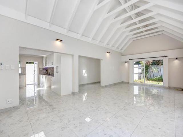 4 Bedroom House in Dainfern Golf Estate