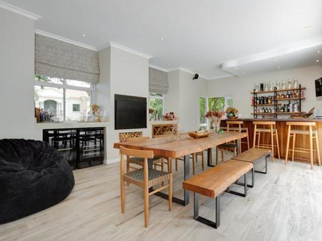 4 Bedroom House in Dainfern Golf Estate