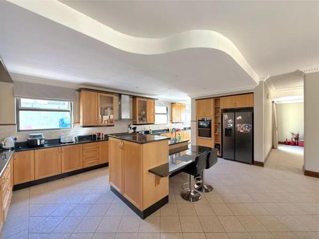 4 Bedroom House in Dainfern Golf Estate