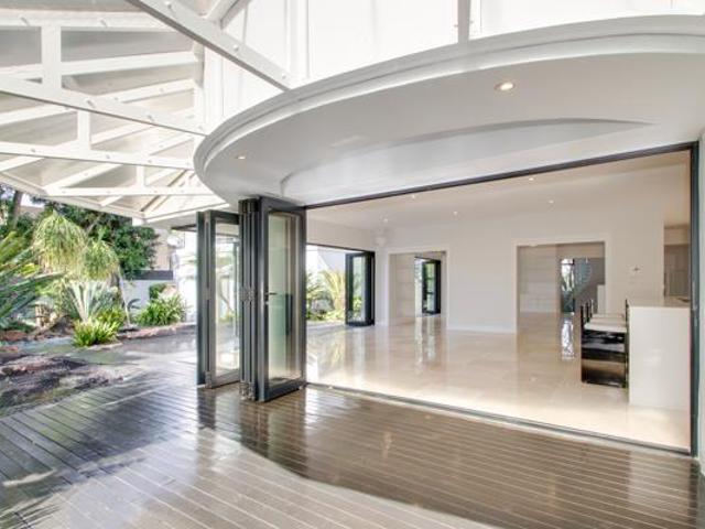 4 Bedroom House in Dainfern Golf Estate