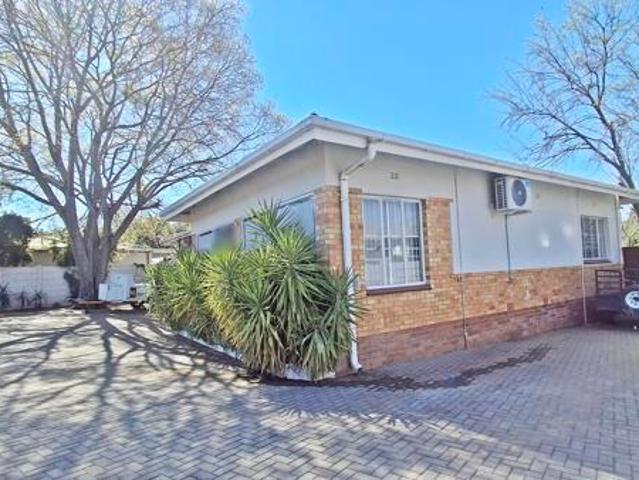 4 Bedroom House in Dan Pienaar
