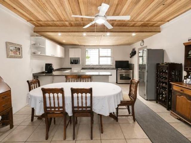 4 Bedroom House in Darling