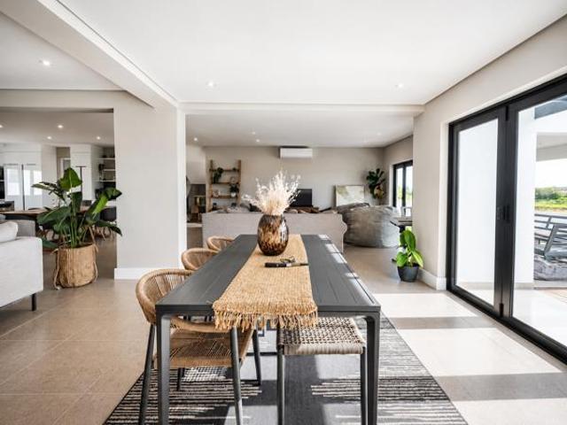 4 Bedroom House in Devonvale Golf & Wine Estate