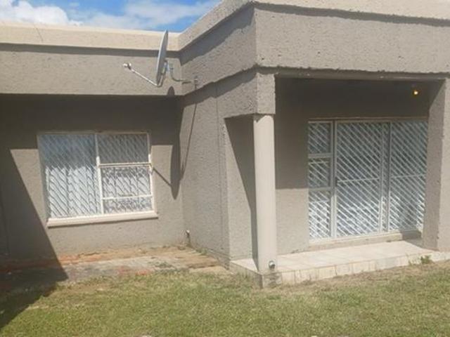4 Bedroom House in De Deur