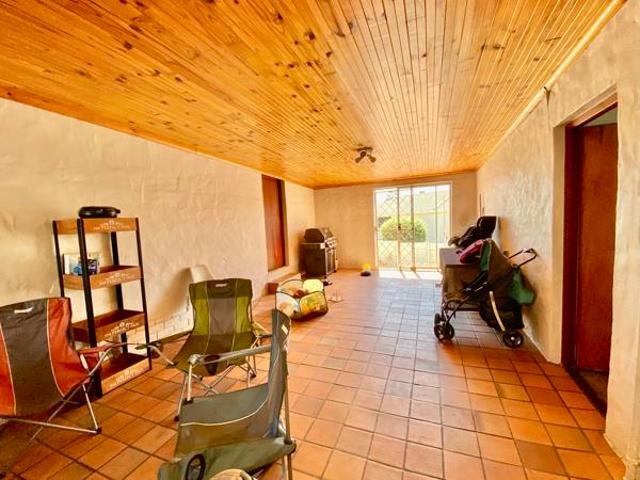 4 Bedroom House in De Kelders