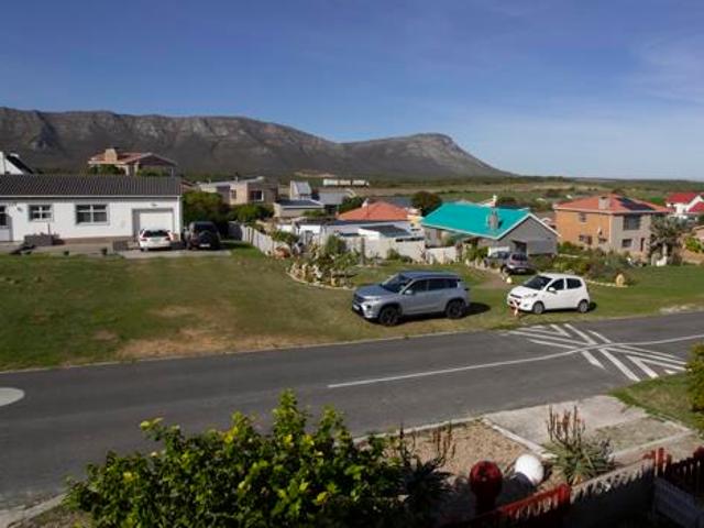 4 Bedroom House in De Kelders
