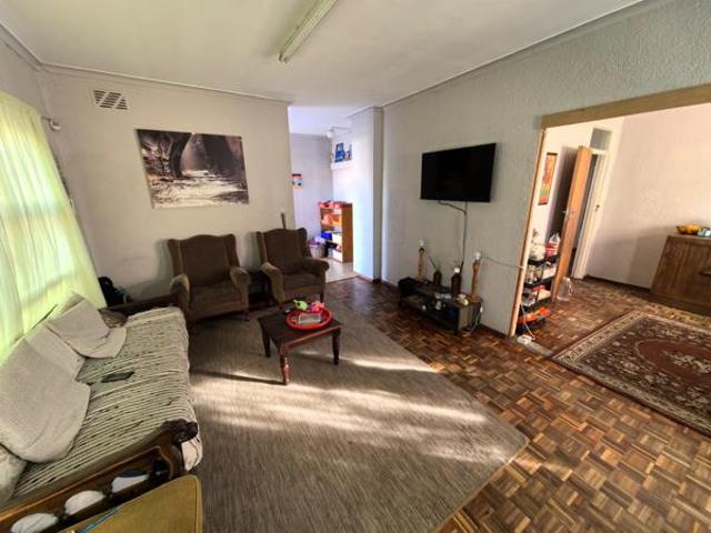 4 Bedroom House in De Kuile