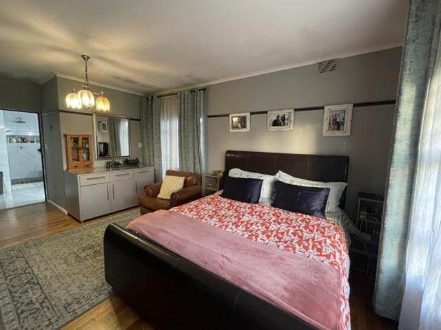4 Bedroom House in De La Haye